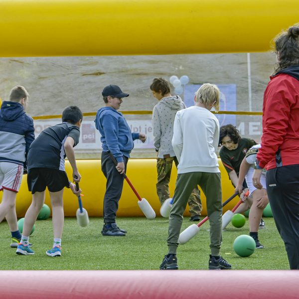 Jongeren enthousiast maken over sporten bij een vereniging